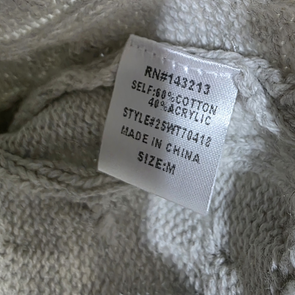 Women's NWOT Gray Cable Knit Crop Sweater - Picture 5 of 5